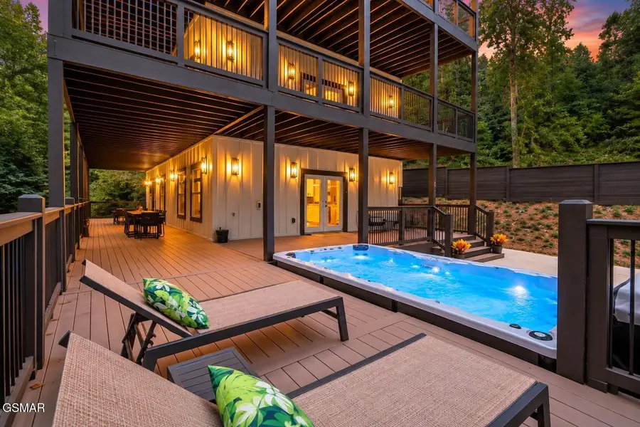 752 Loop Road, Gatlinburg, TN 37738 - #2