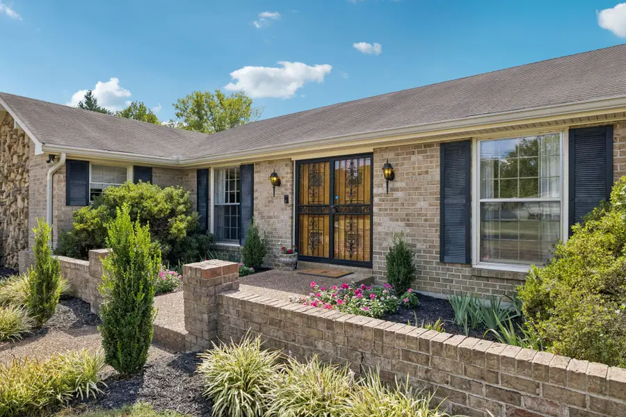 6011 Johnson Chapel Rd, Brentwood, TN 37027 - #2