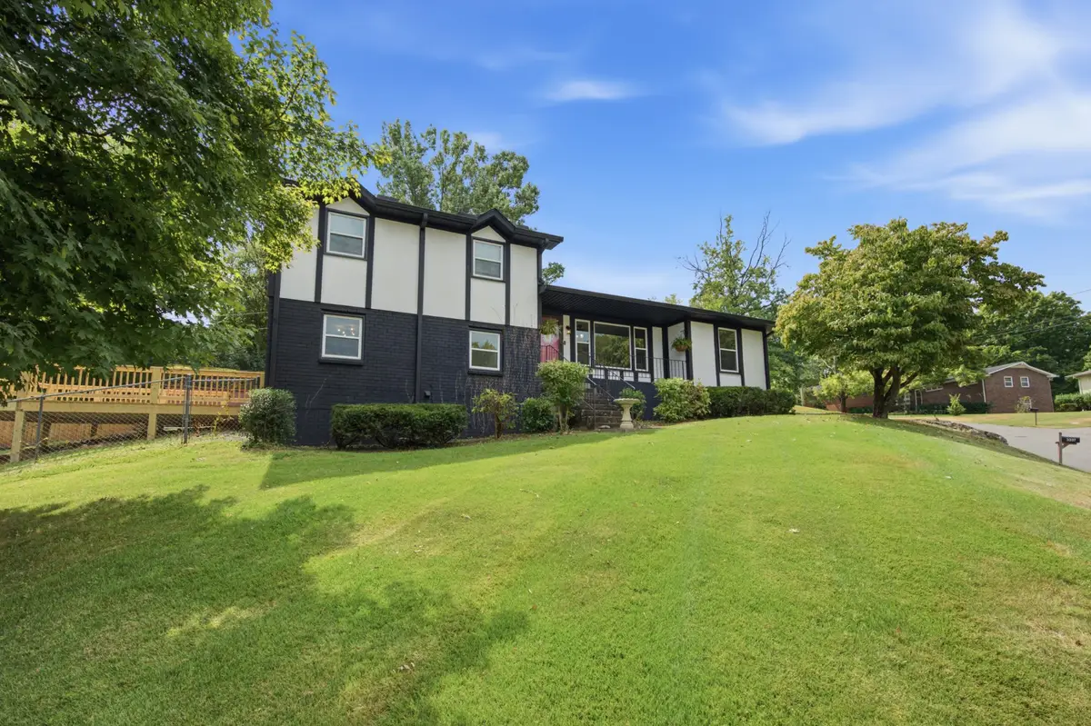 3337 Falls Creek Dr, Nashville, TN 37214 - #1
