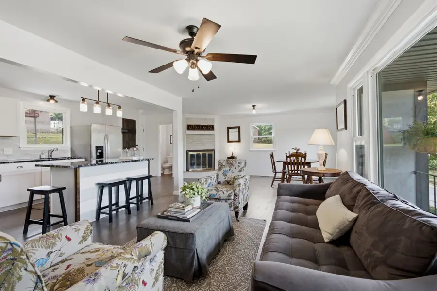 3337 Falls Creek Dr, Nashville, TN 37214 - #3