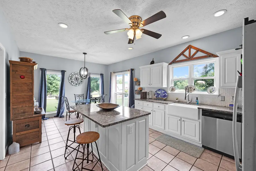 315 Masters Dr, Lexington, TN 38351 - #3