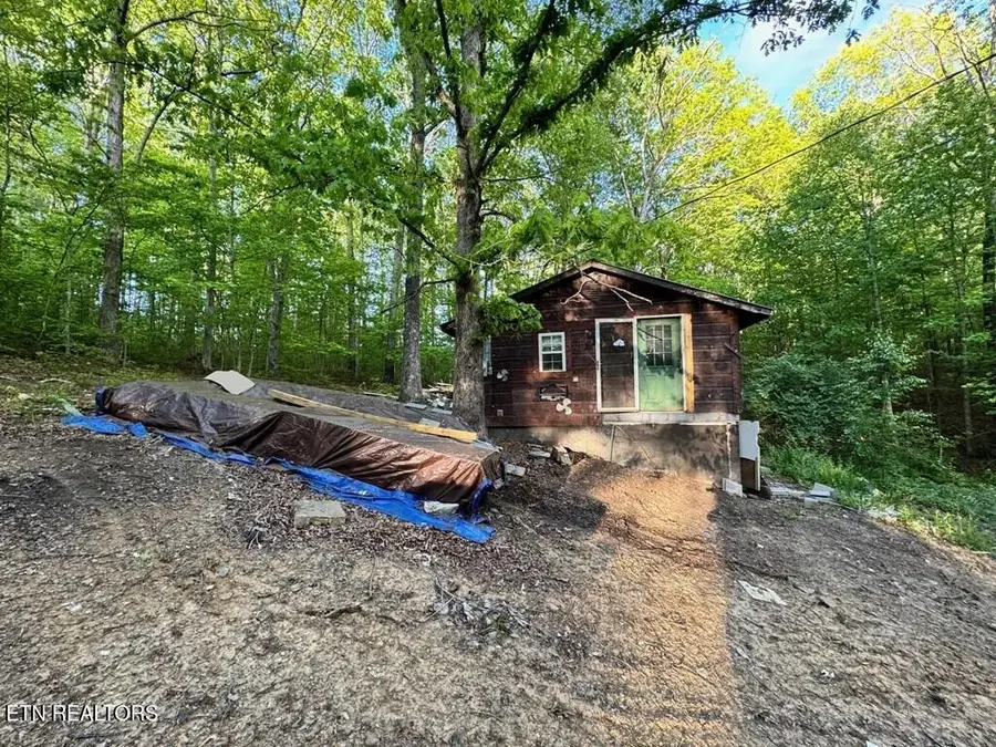 765 Sleepy Hollow Rd, Jamestown, TN 38556 - #2