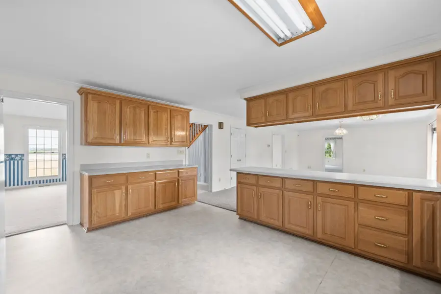 4655 Cadiz Rd, Hopkinsville, KY 42240 - #2