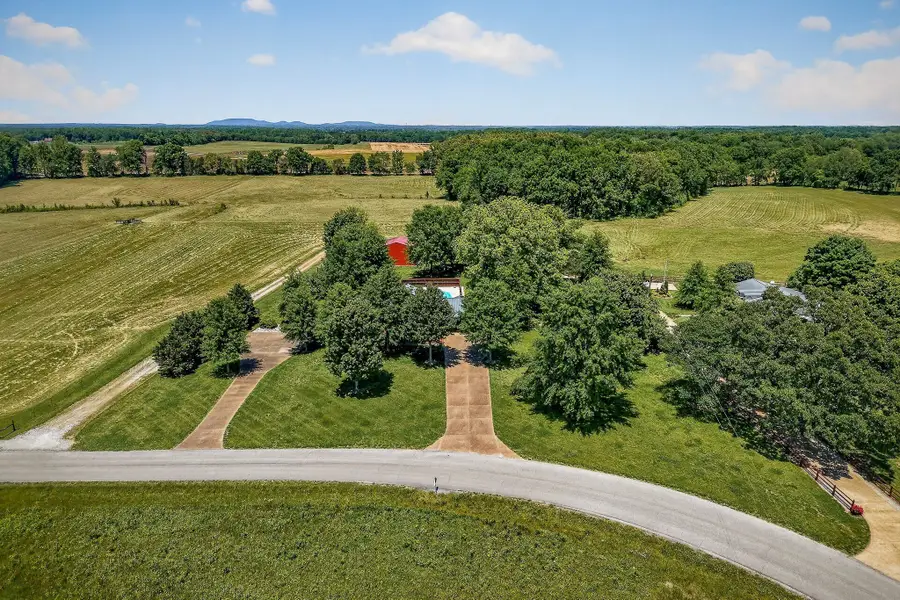 1956 Shady Grove Rd, Morrison, TN 37357 - #2