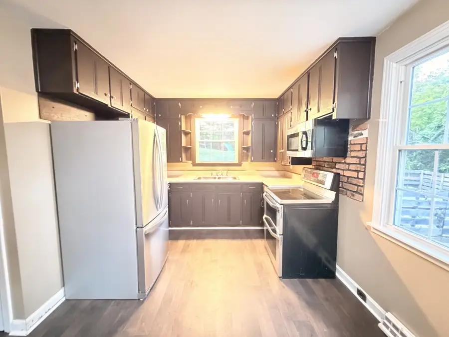 1223 Beverly Hills Dr, Clarksville, TN 37040 - #2