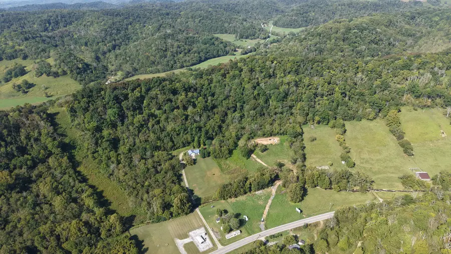 3360 Hartsville Rd, Lafayette, TN 37083 - #3