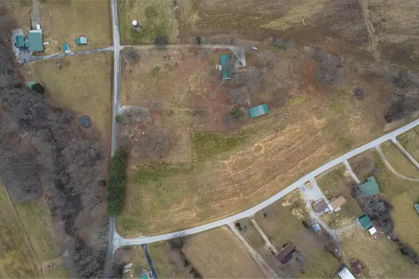 10266 Ragsdale Rd, Manchester, TN 37355