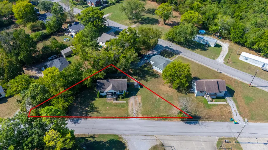 1435 Silver Creek Rd, Lewisburg, TN 37091 - #2