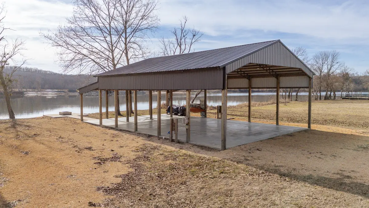 235 Hardin Bottom River Rd, Clifton, TN 38425 - #1