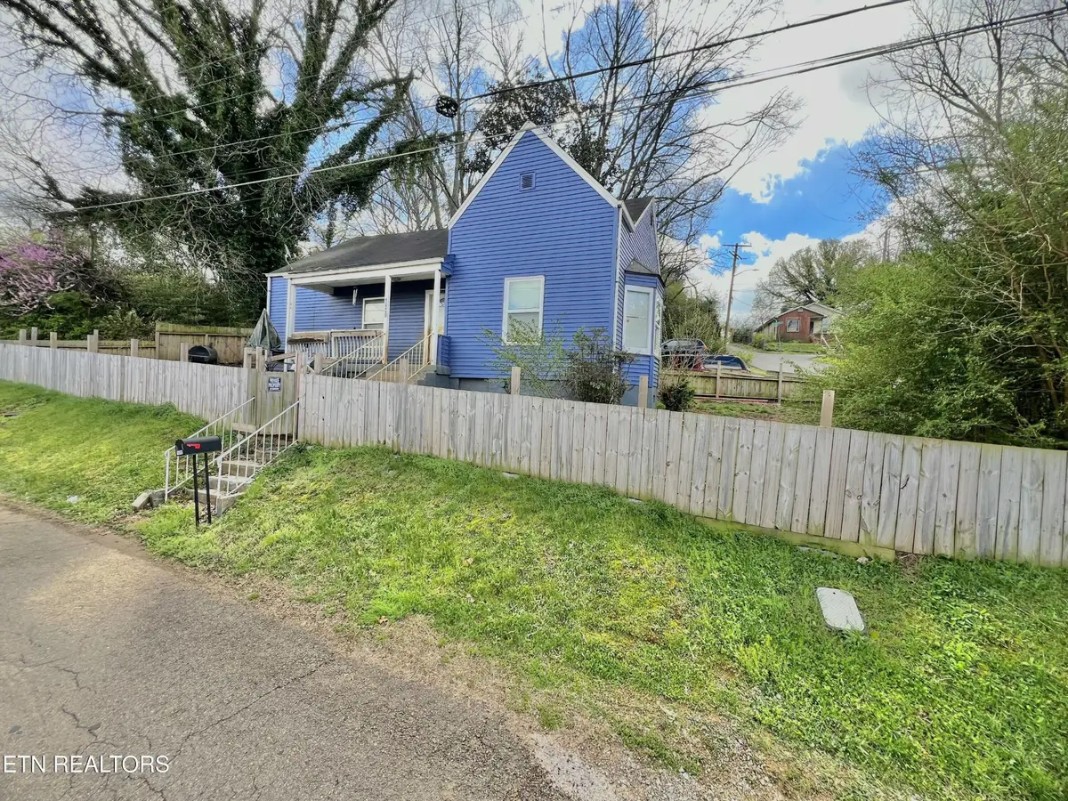 1900 Victoria Ave, Knoxville, TN 37915 - #1