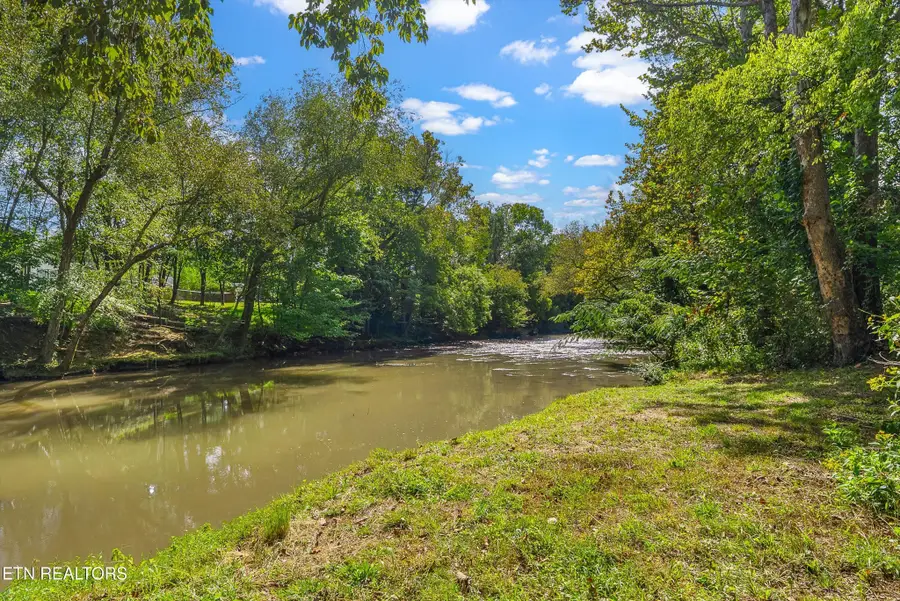 2255 Red Bank Rd, Sevierville, TN 37876 - #2