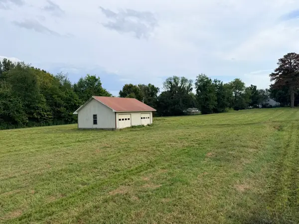 505 5th St, Hazel, KY 42049