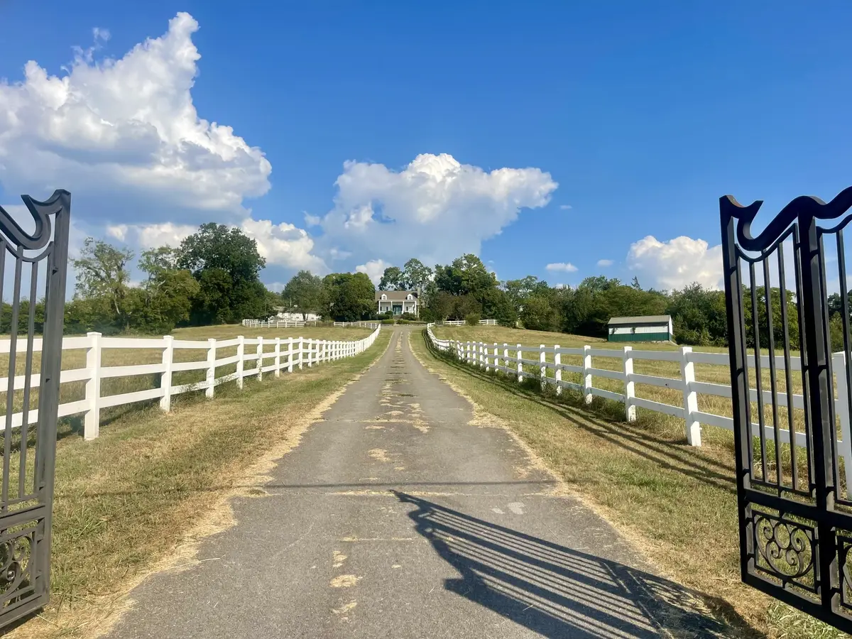 1422 Globe Rd, Lewisburg, TN 37091 - #1