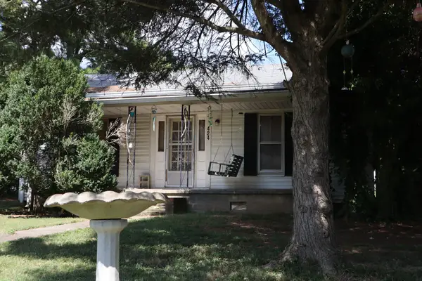 424 Meadowbrook Dr, Pigeon Forge, TN 37863