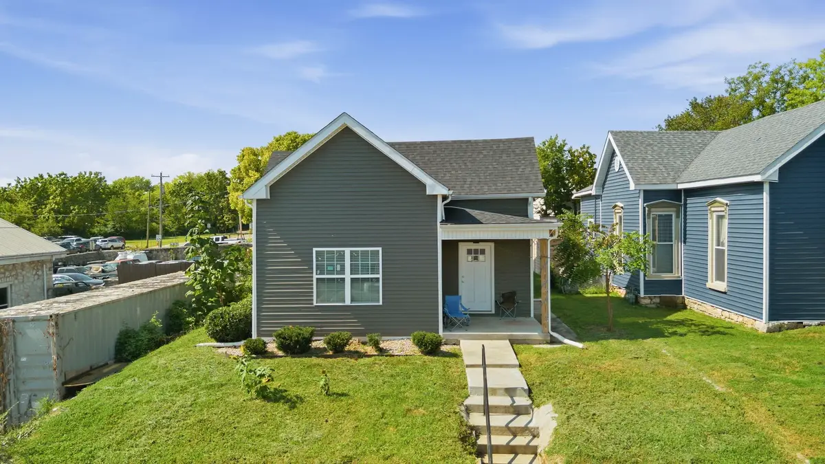 111 W 10th Ave, Bowling Green, KY 42101 - #1