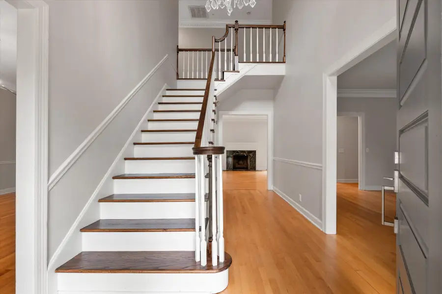 605 Linden Sq, Nashville, TN 37215 - #2
