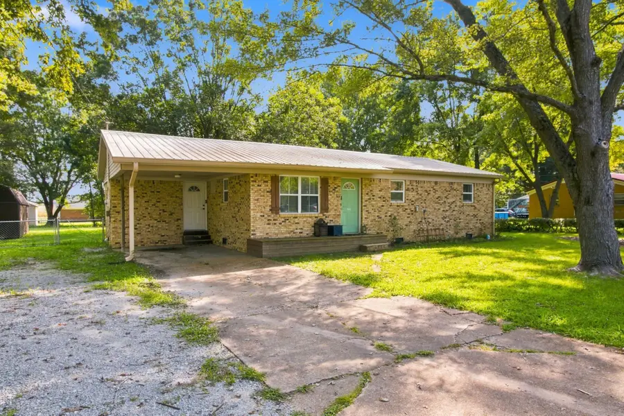135 Glover St, Atwood, TN 38220 - #2