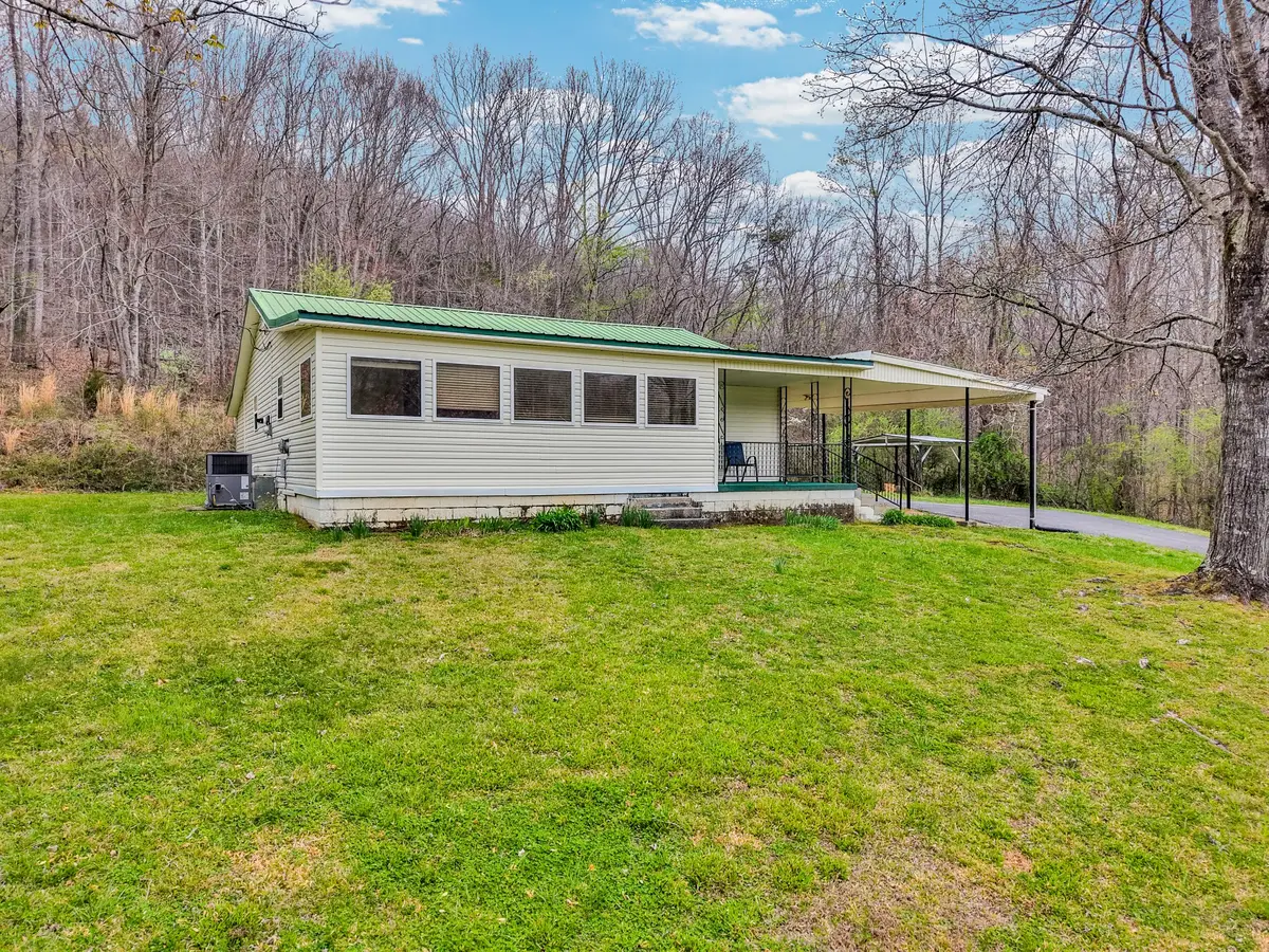 1447 Dry Shave Rd, McMinnville, TN 37110 - #1