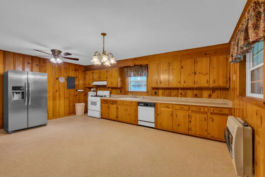 1447 Dry Shave Rd, McMinnville, TN 37110 - #3