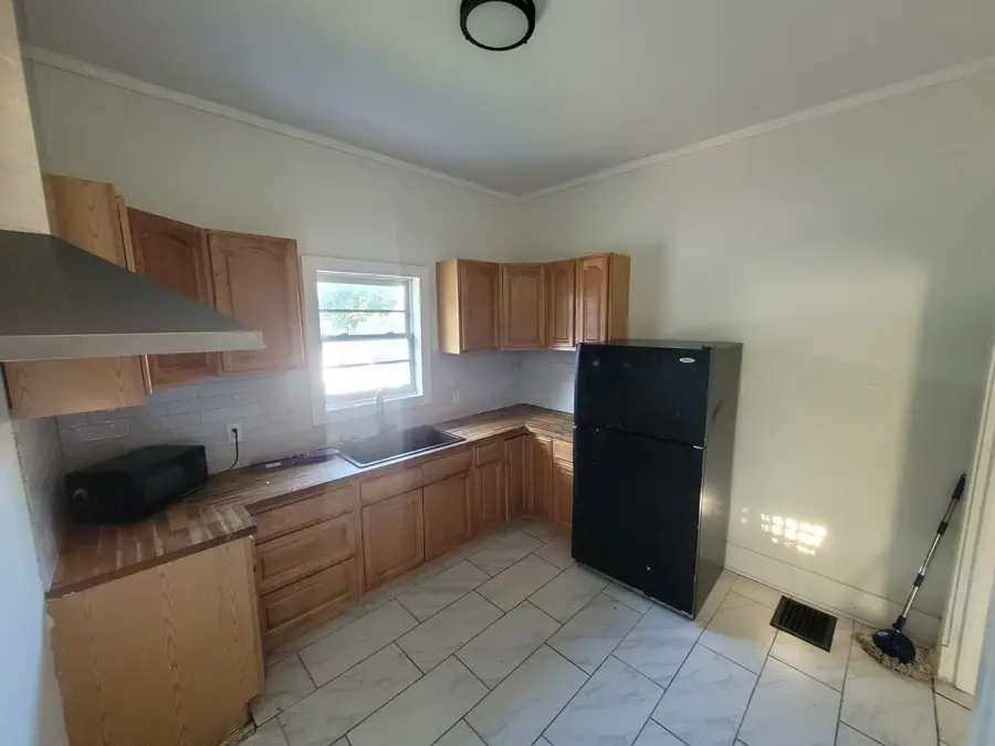 307 Sampson Ave N, Dyersburg, TN 38024 - #2