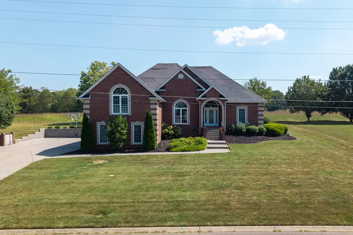 1015 Fairways Dr, Greenbrier, TN 37073 - #1