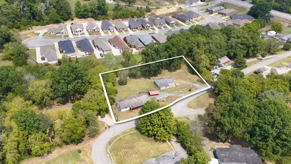 206 Wallace Dr, Fayetteville, TN 37334