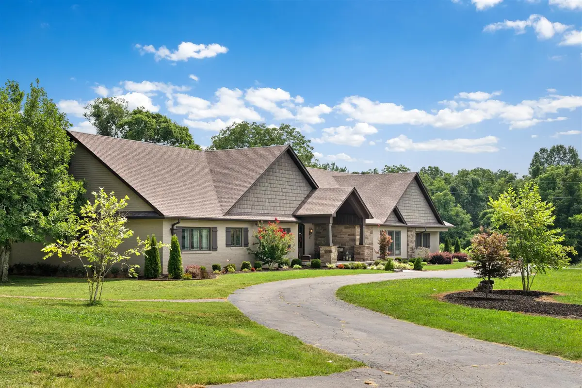 2385 Old Ashland City Rd, Clarksville, TN 37043 - #1