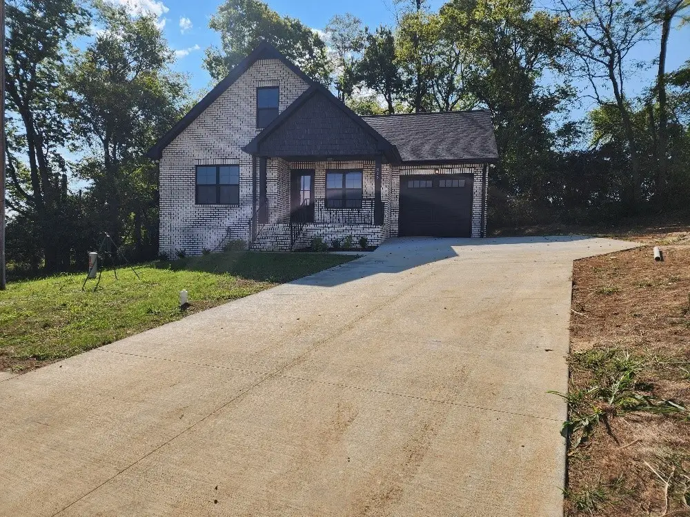 215 Scenic Ln, Hartsville, TN 37074 - #1