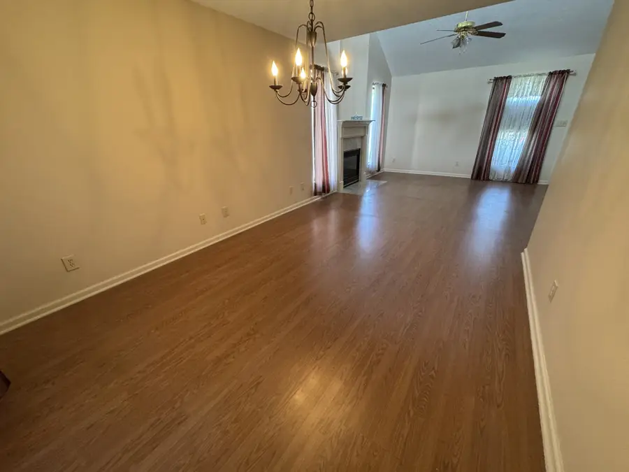 410 Castlewood Ln, Lebanon, TN 37087 - #2
