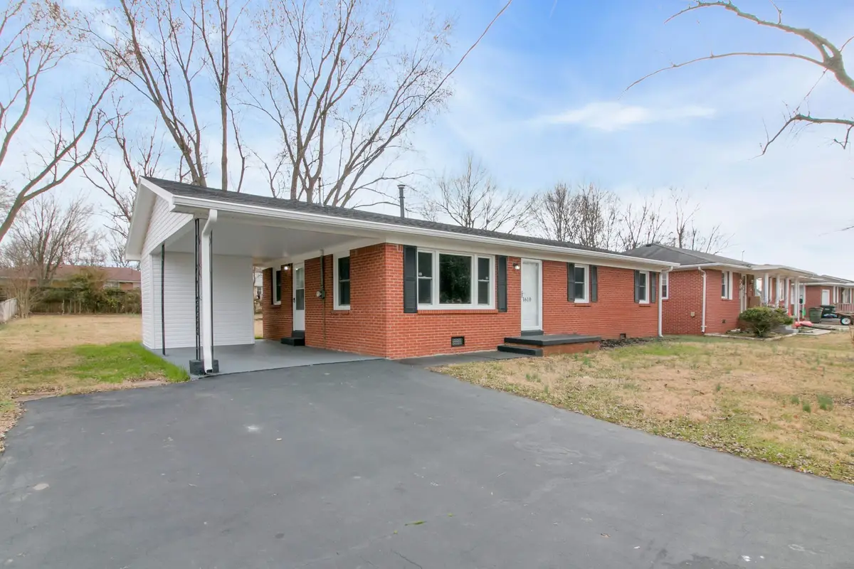 3610 Gale Ln, Hopkinsville, KY 42240 - #1