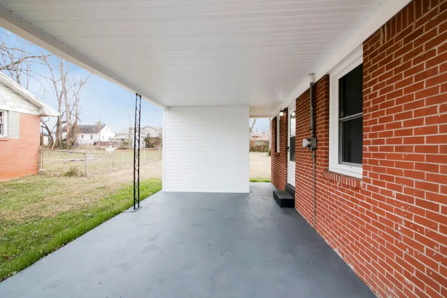 3610 Gale Ln, Hopkinsville, KY 42240 - #3