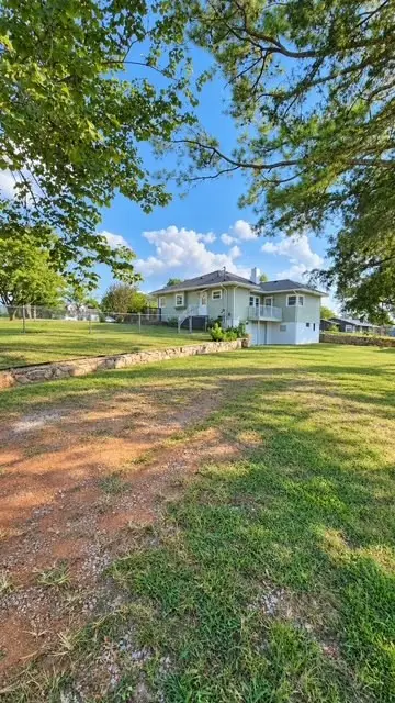 617 Cumberland St E, Cowan, TN 37318 - #3