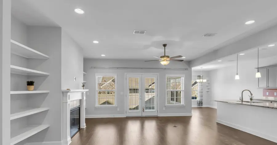 2341 Stonecenter Ln, Murfreesboro, TN 37128 - #2