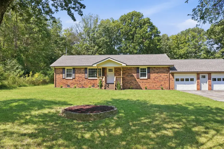 180 Maple St, Gordonsville, TN 38563 - #3