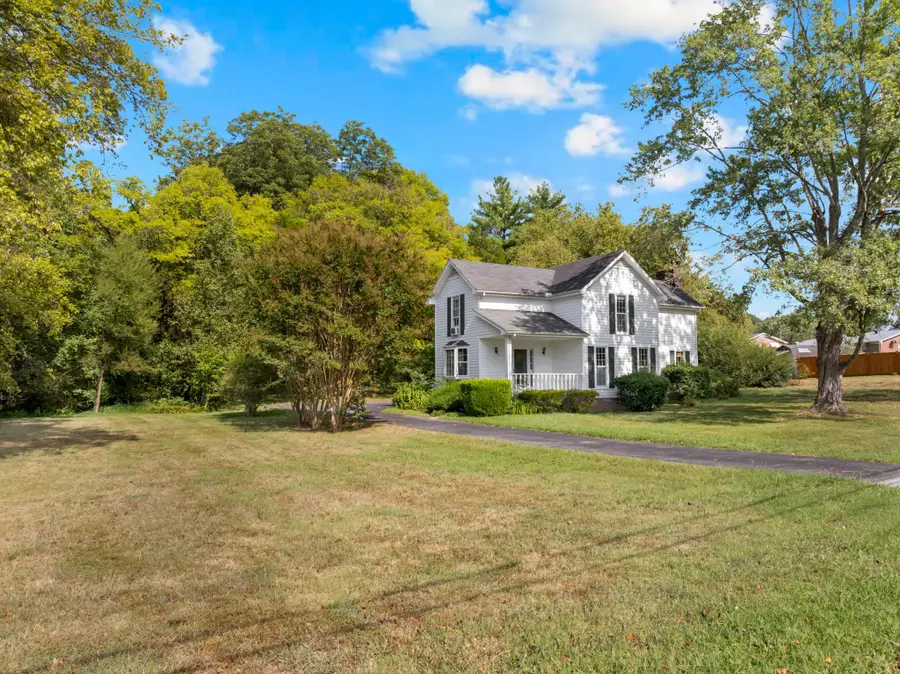 215 Stardust Dr, Shelbyville, TN 37160 - #2