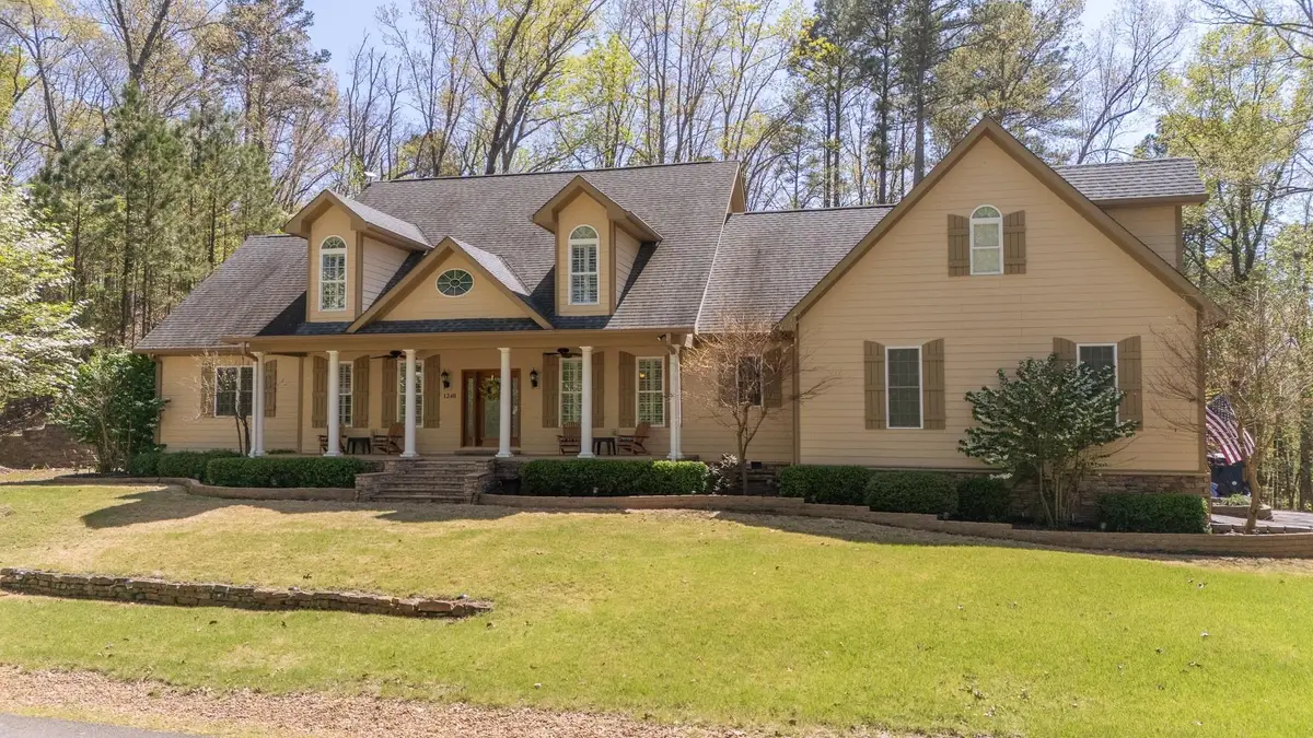 1240 Point Grand Dr, Savannah, TN 38372 - #1