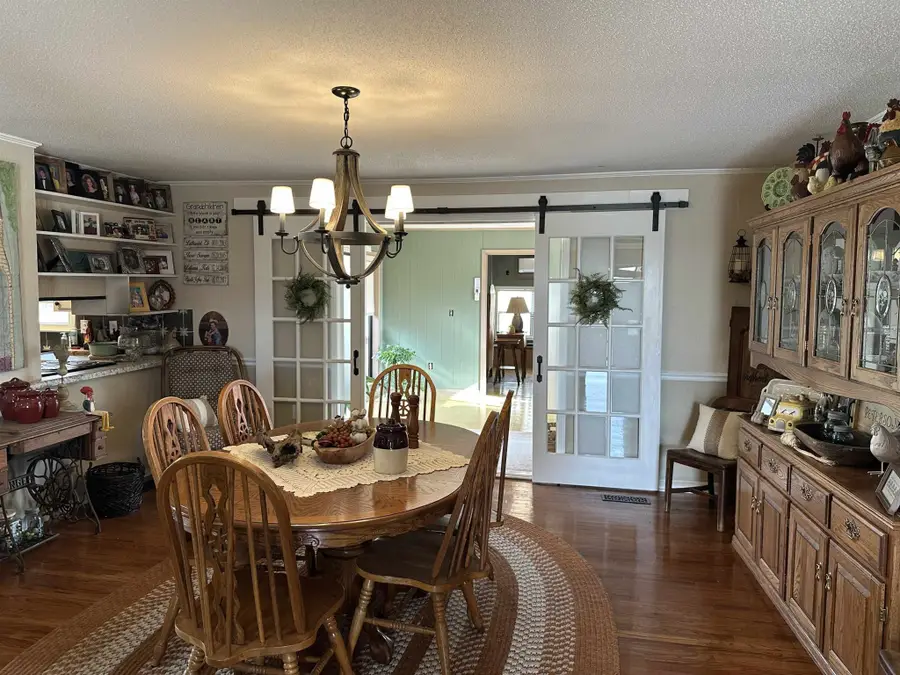376 Sunset Dr, Lexington, TN 38351 - #2