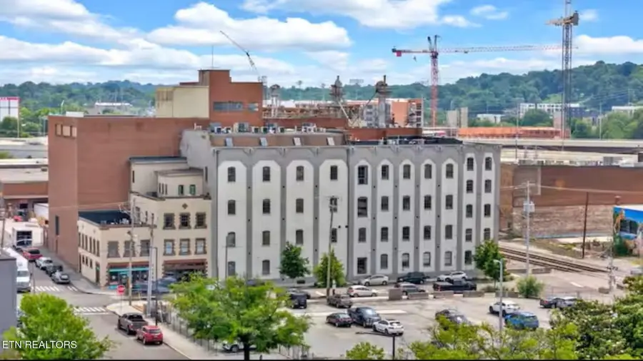 222 N Central St #B7, Knoxville, TN 37917 - #2