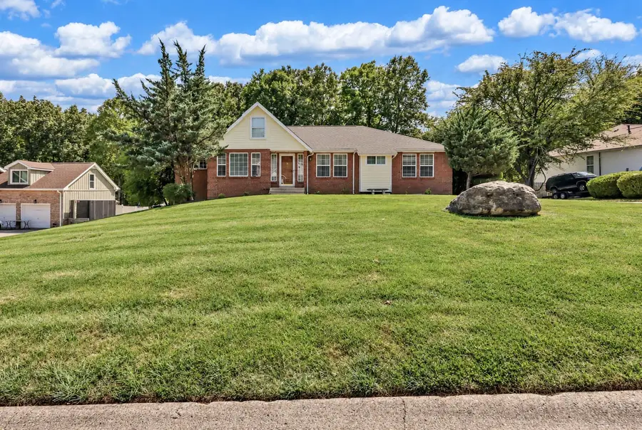 554 Christel Springs Dr, Clarksville, TN 37043 - #2
