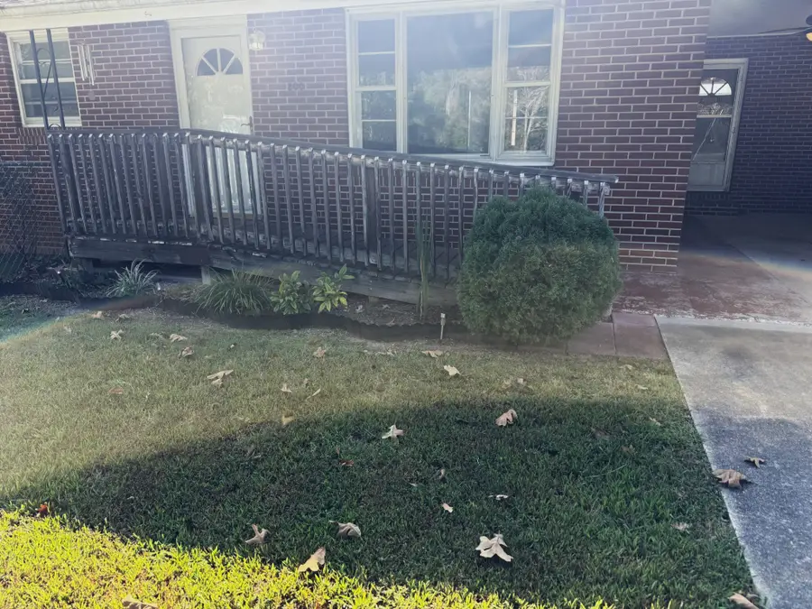 200 N Church Ave, Rockwood, TN 37854 - #2