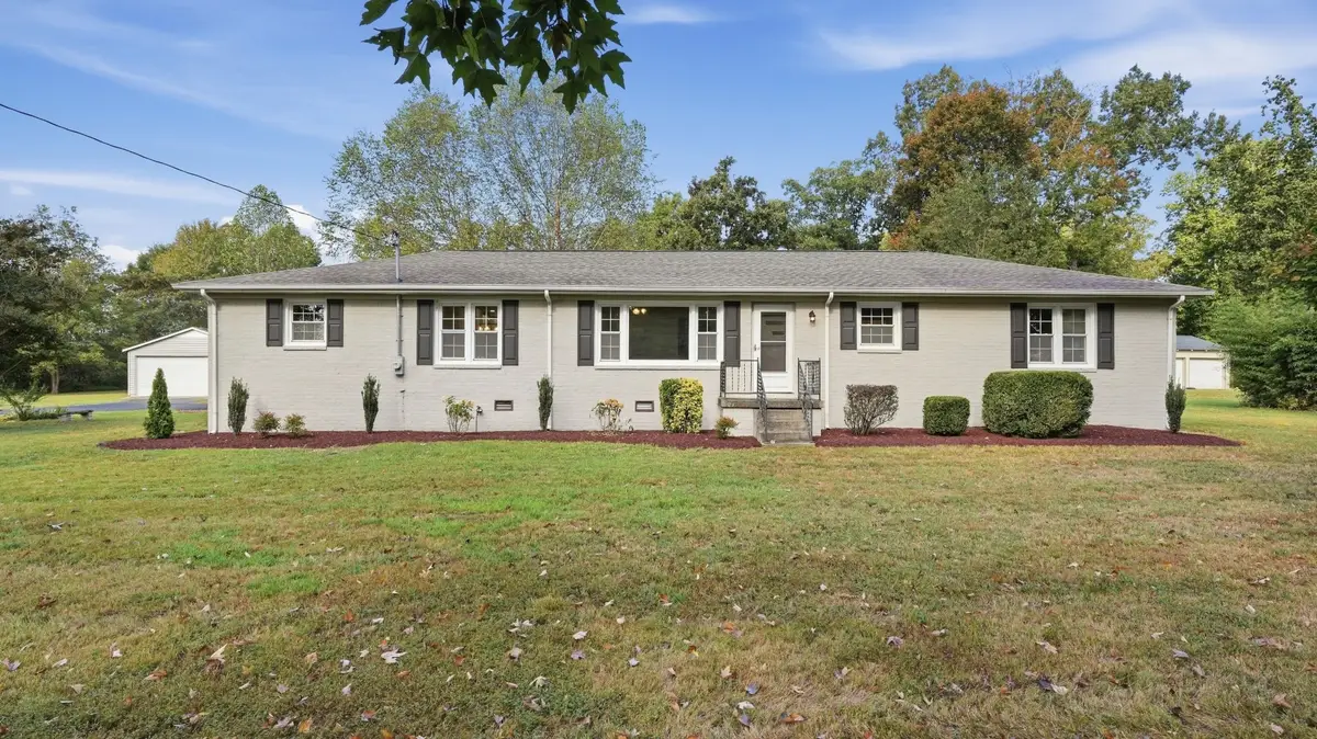 342 Oakwood Ln, Tullahoma, TN 37388 - #1