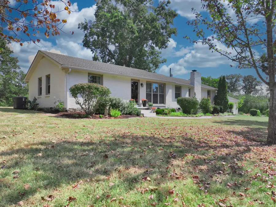 218 Harbor Dr, Hendersonville, TN 37075 - #2