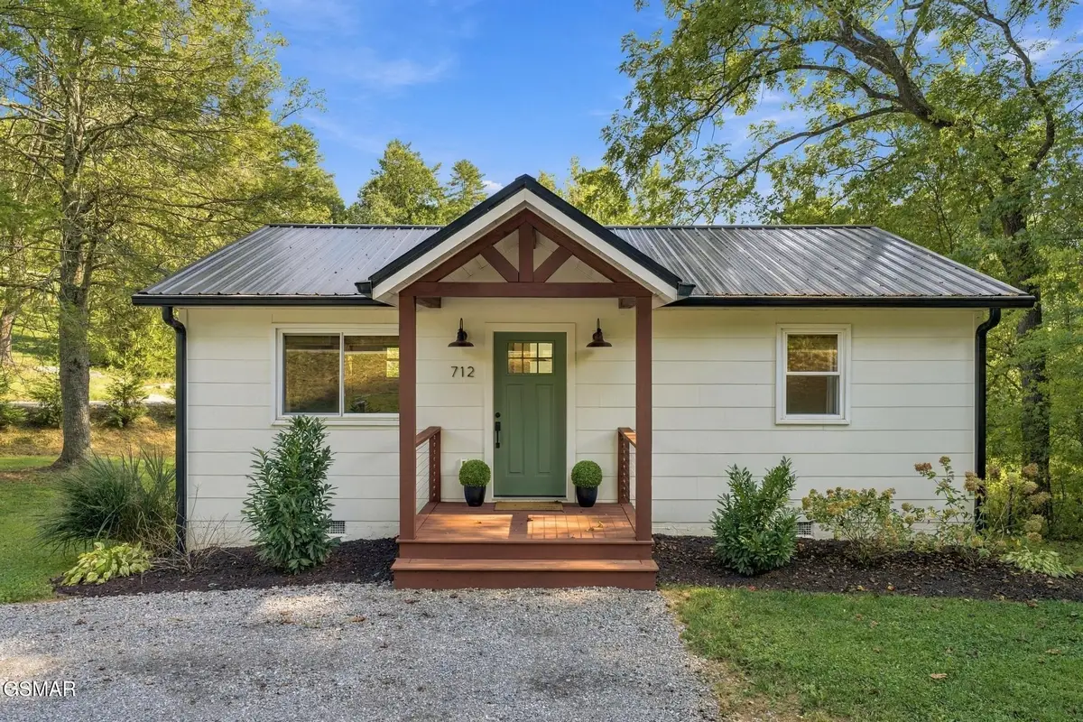 712 E Millers Cove Road, Walland, TN 37886 - #1