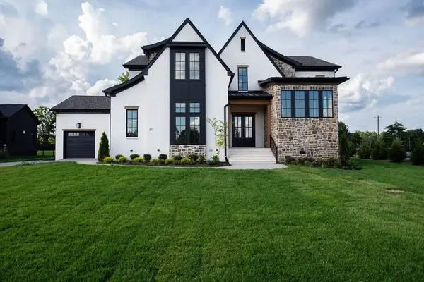 102 Autumn Breeze Dr, Mount Juliet, TN 37122