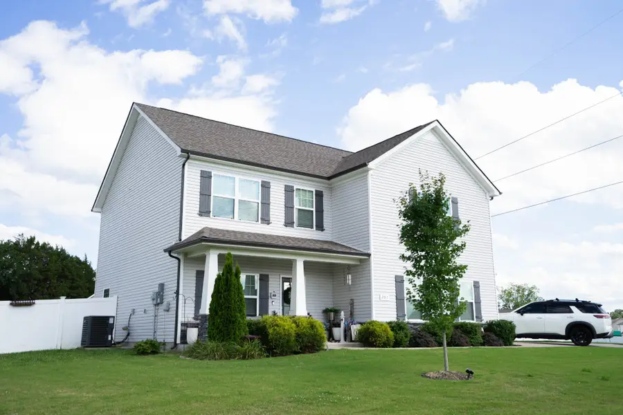 201 Durum St, Shelbyville, TN 37160 - #2