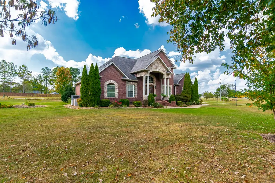 138 Longwood Dr, Shelbyville, TN 37160 - #2
