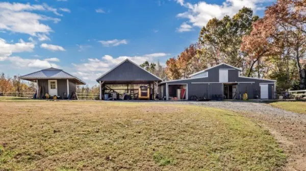 2753 Jarrell Ridge Rd, Clarksville, TN 37043 - #1