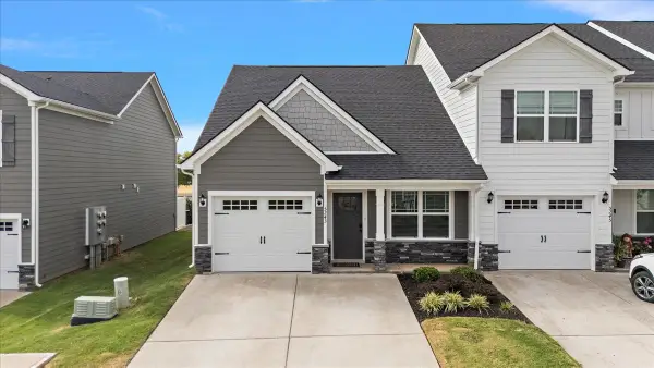 5243 Normandy Cob Dr, Murfreesboro, TN 37129