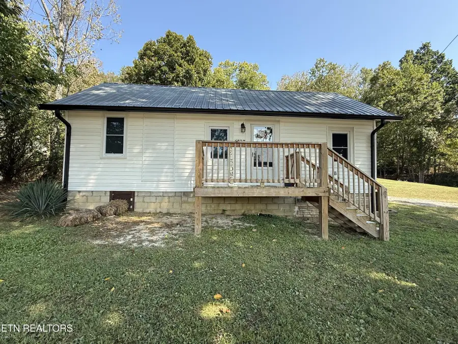 4397 Round Mountain Rd, Jamestown, TN 38556 - #3
