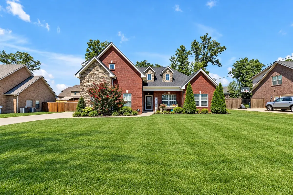 1131 Rivercrest Dr, Murfreesboro, TN 37129 - #1